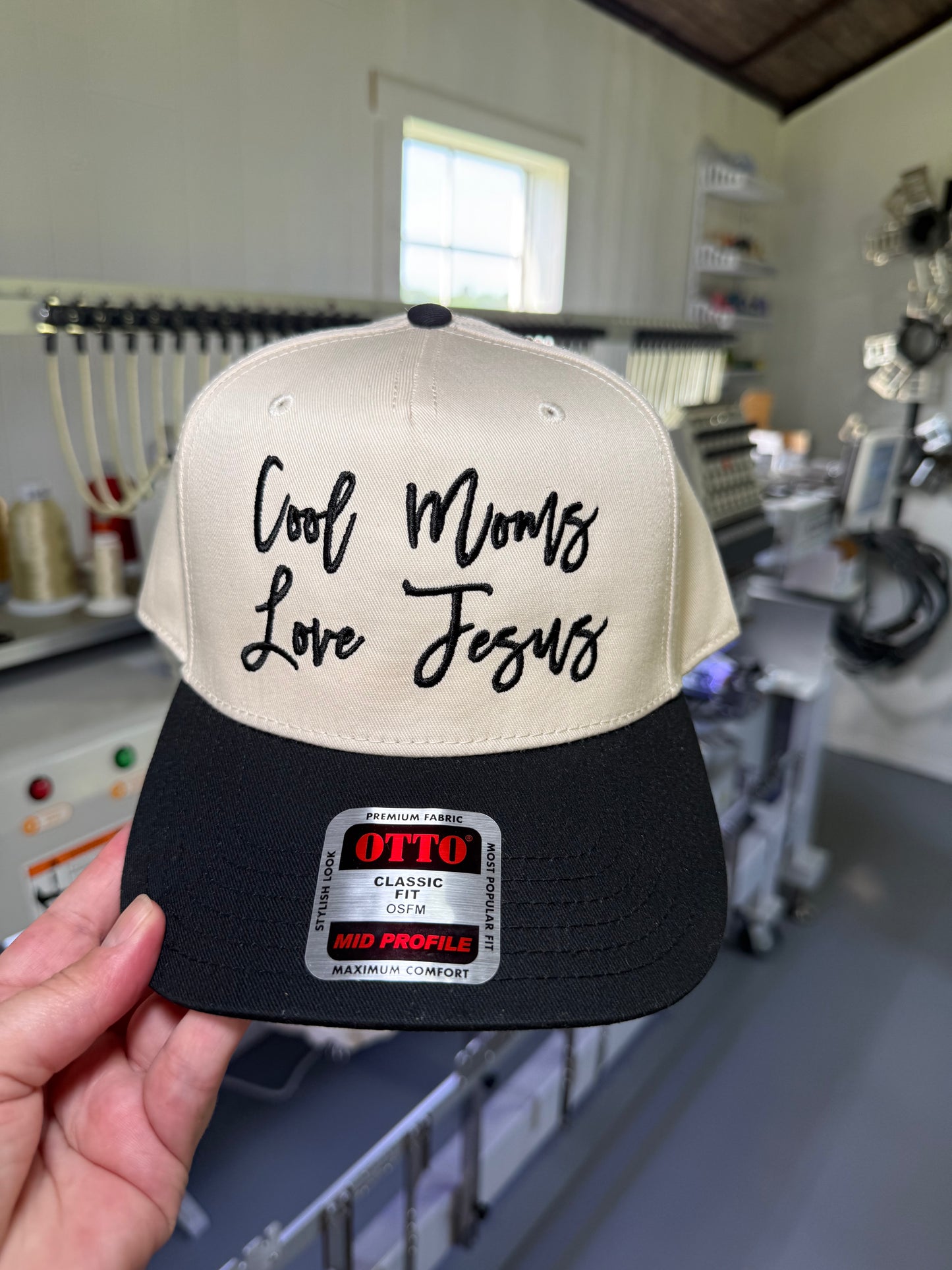 Cool Moms Love Jesus